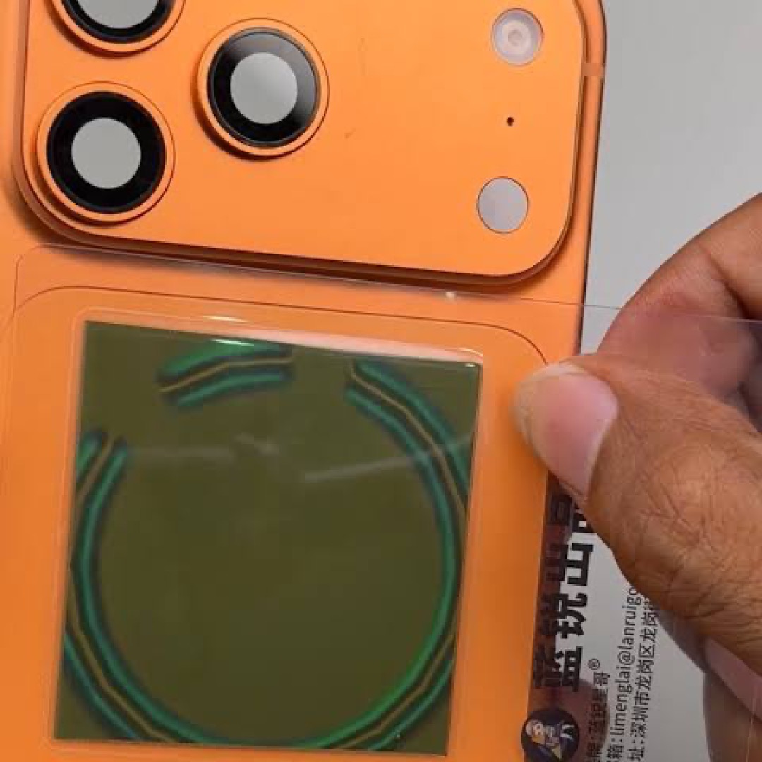 baza iPhone 17 pro orange