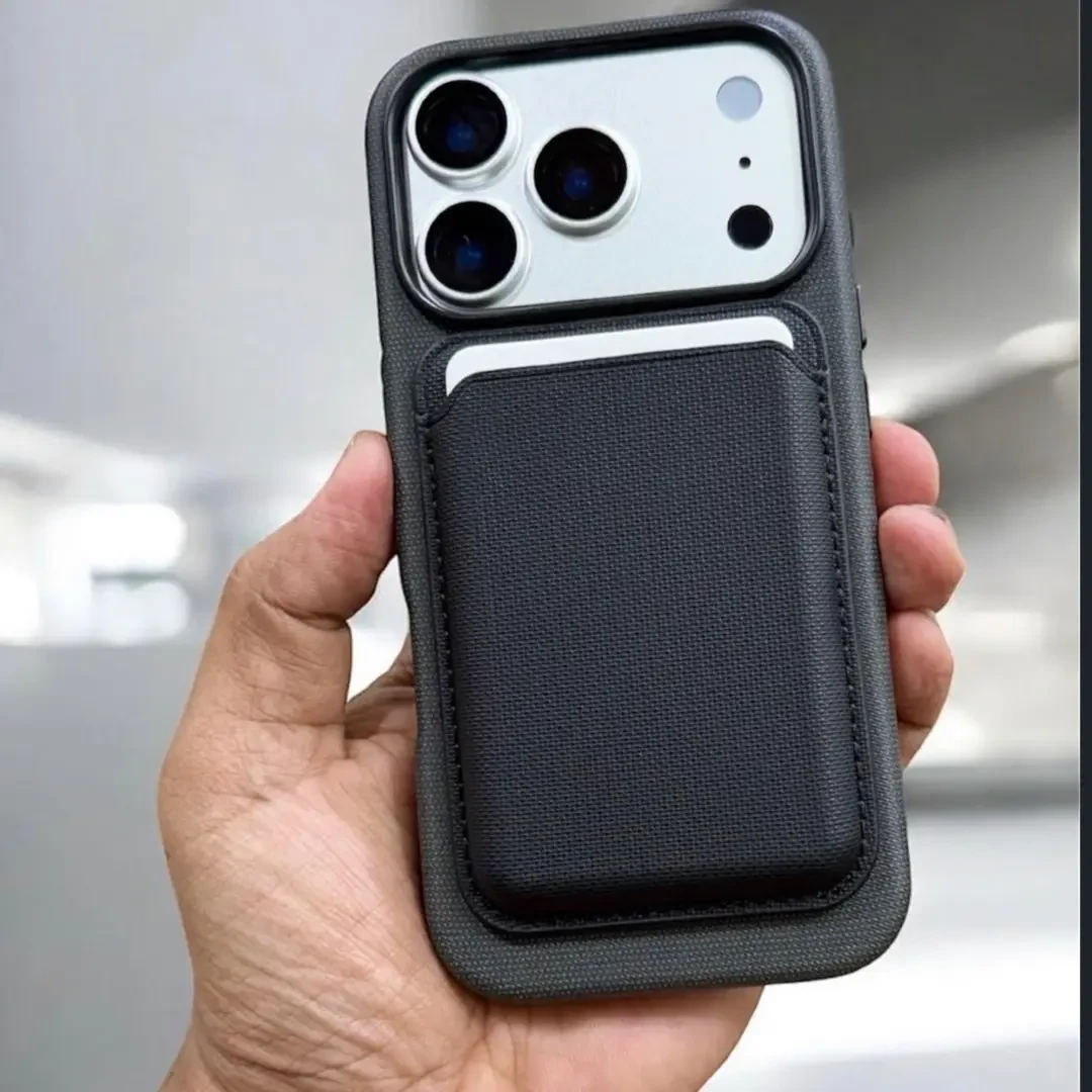 case iPhone 17 pro black wallet